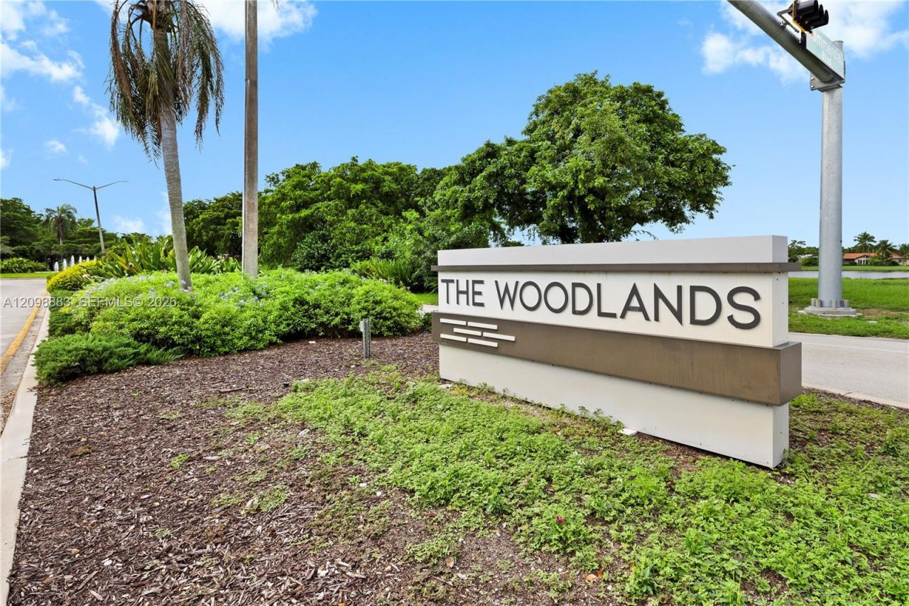 6204 Jacaranda Cir , Tamarac, FL 33319 Photo