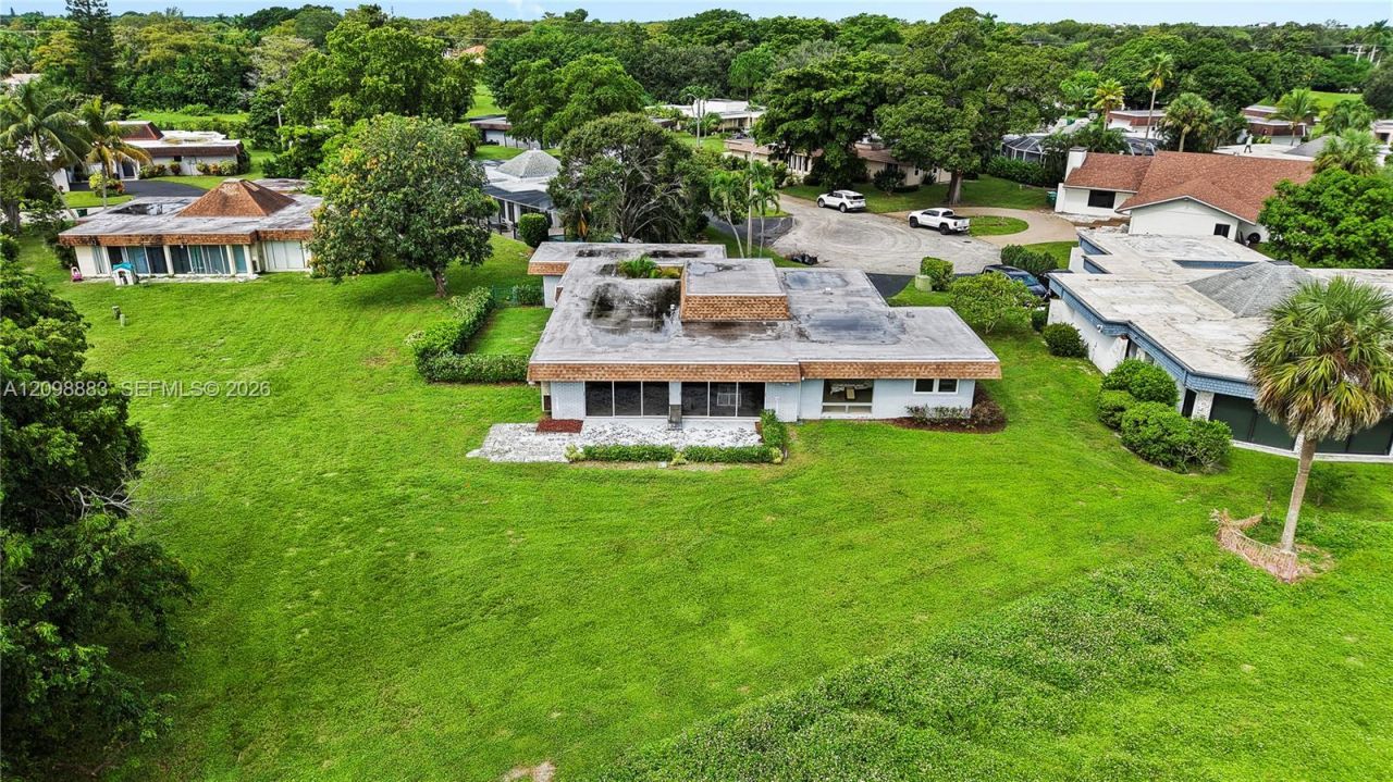 6204 Jacaranda Cir , Tamarac, FL 33319 Photo