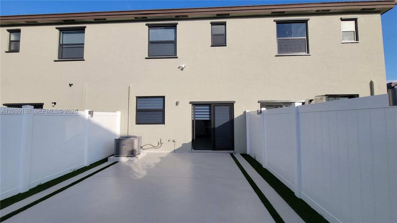11418 W 34th Ct , Unit ., Hialeah, FL 33018 Photo