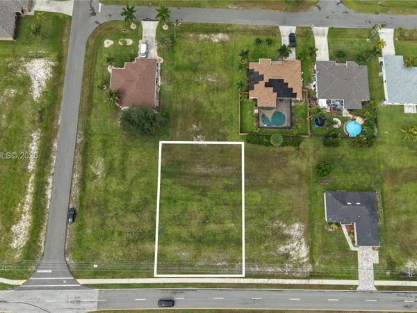 106 El Dorado Blvd S , Cape Coral, FL 33991