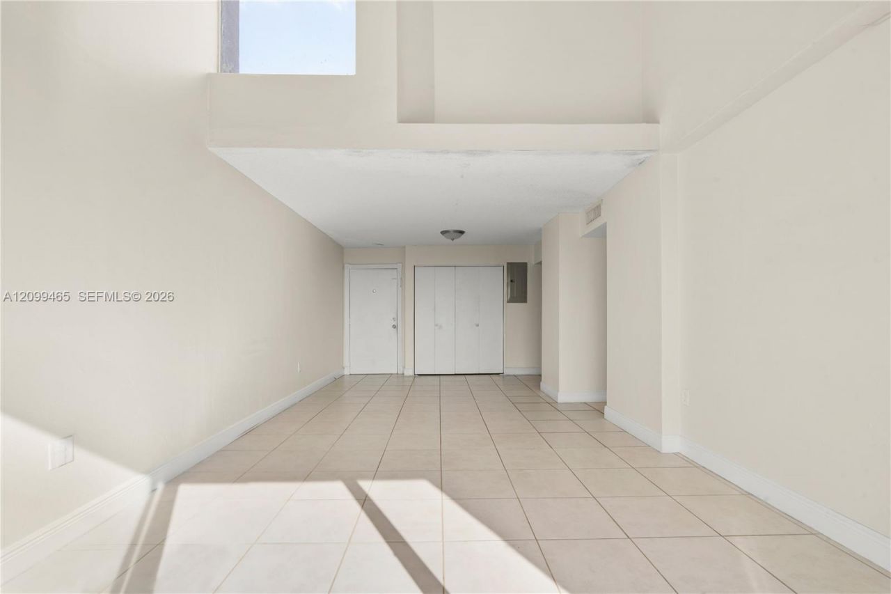 8870 Fontainebleau Blvd , Unit 503, Miami, FL 33172 Photo