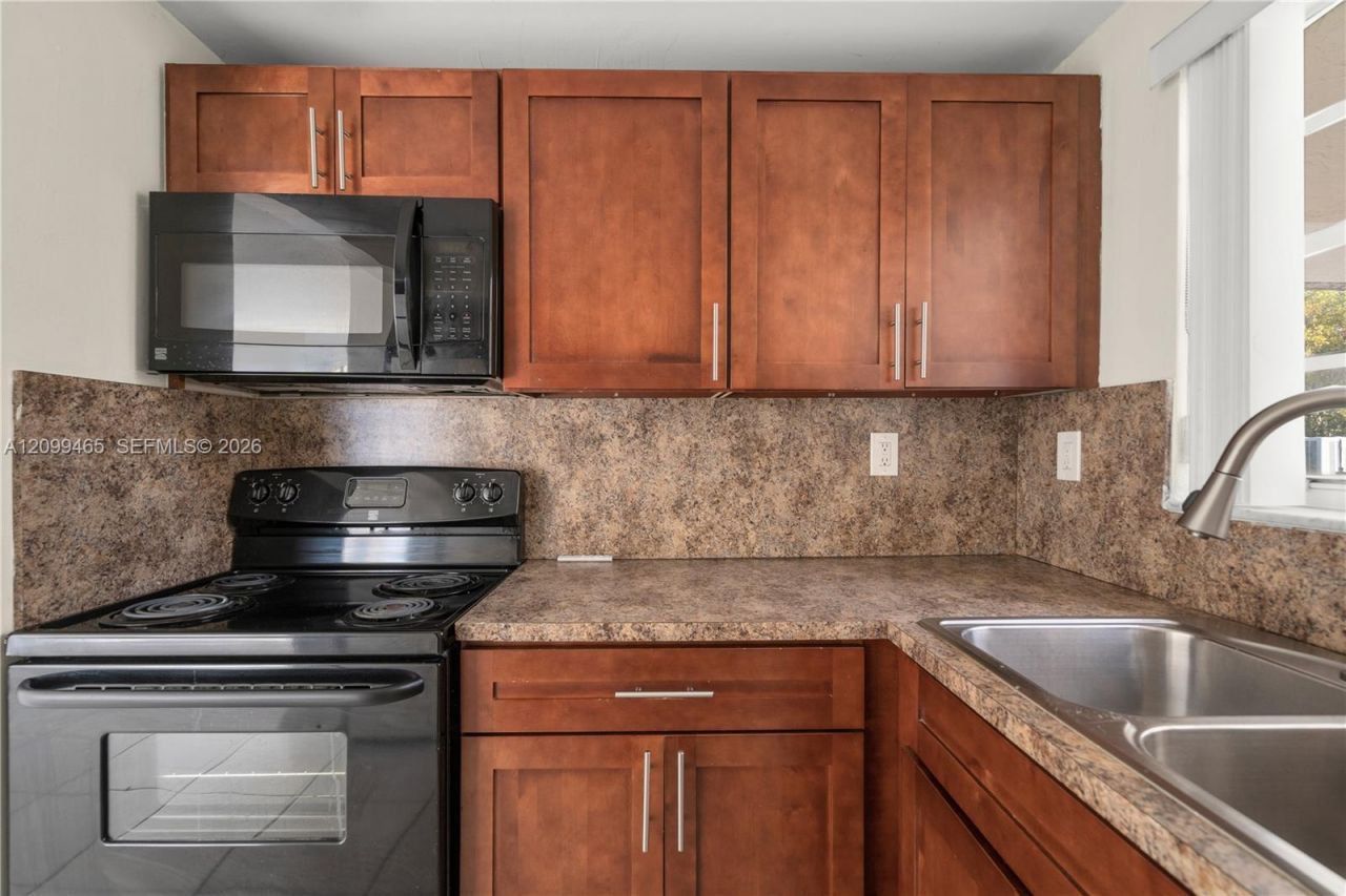 8870 Fontainebleau Blvd , Unit 503, Miami, FL 33172 Photo