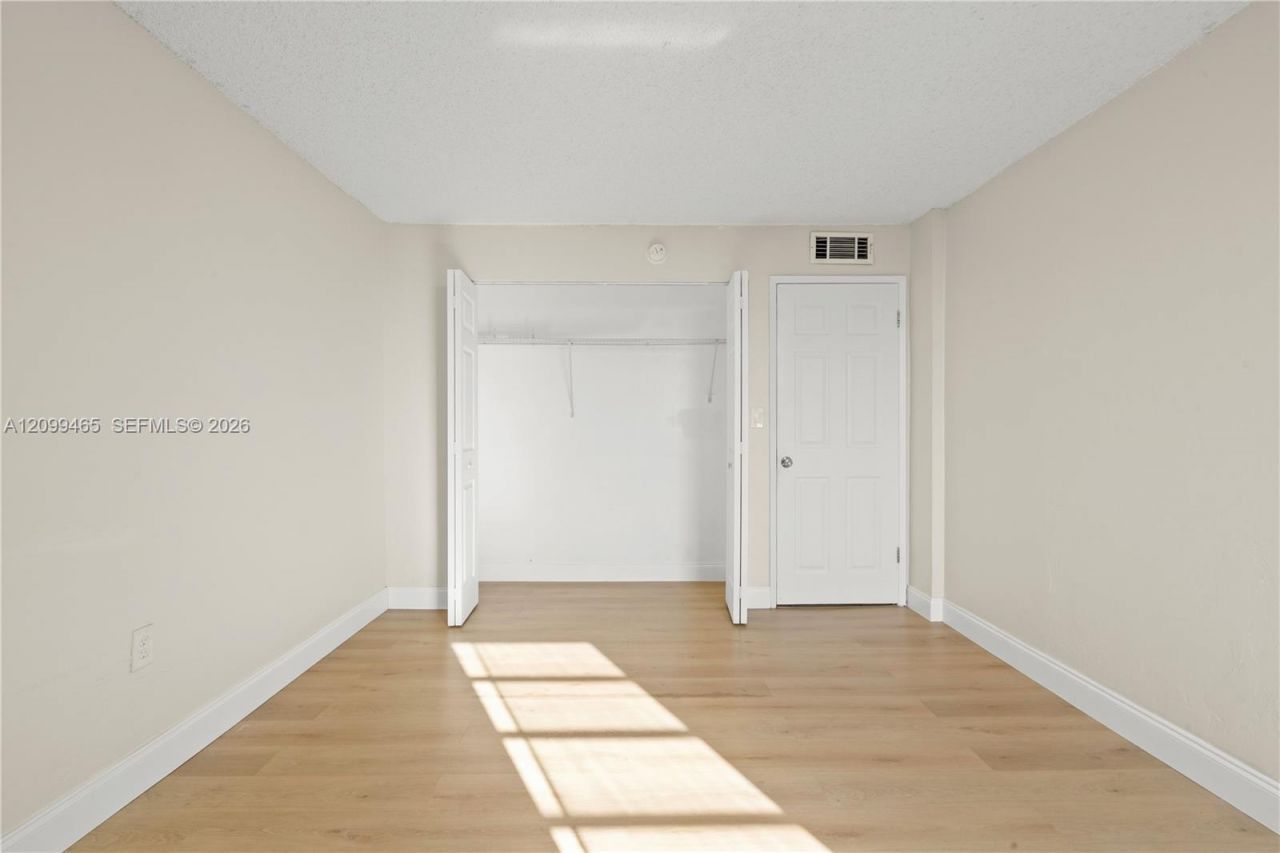 8870 Fontainebleau Blvd , Unit 503, Miami, FL 33172 Photo