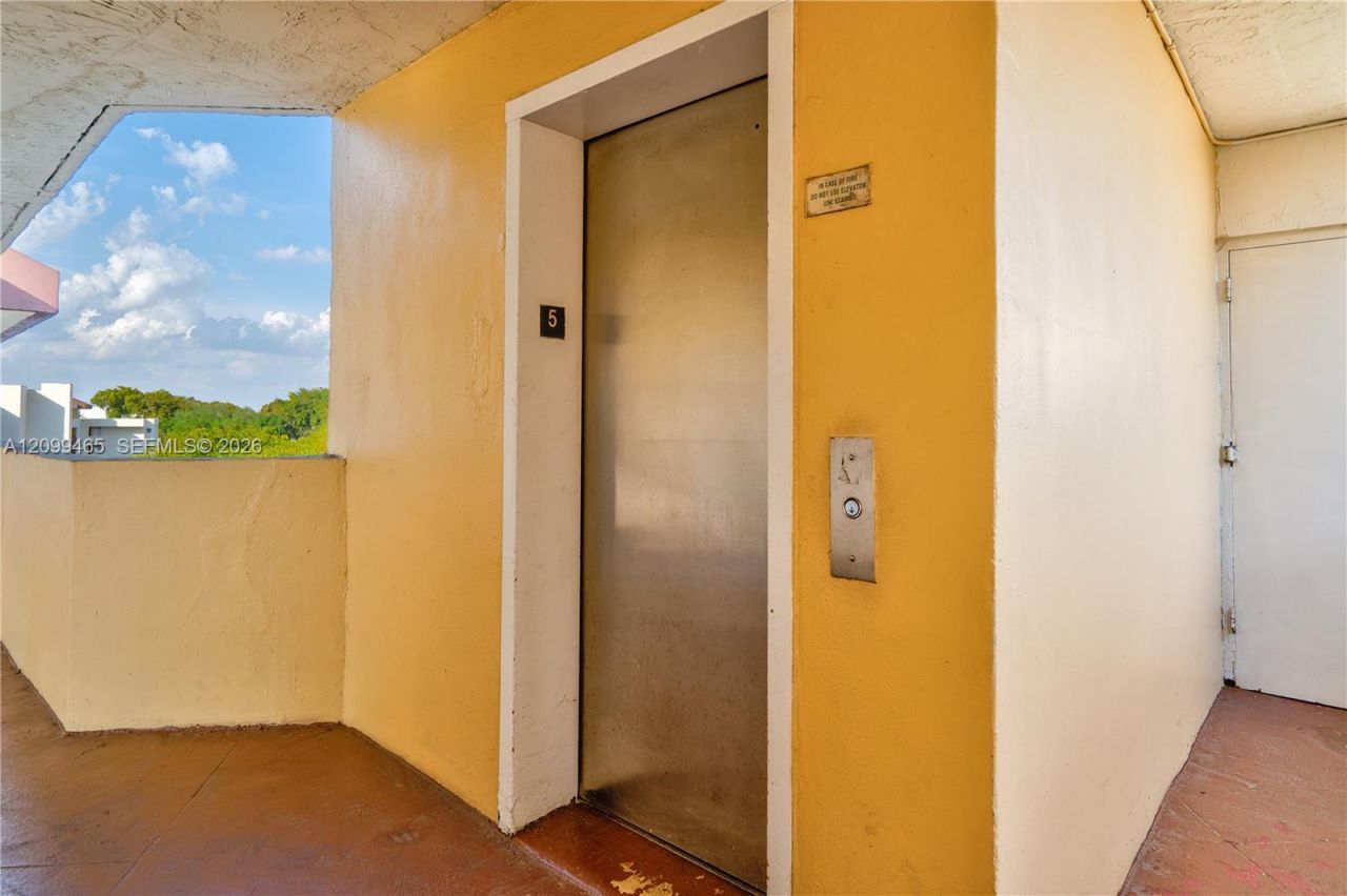 8870 Fontainebleau Blvd , Unit 503, Miami, FL 33172 Photo