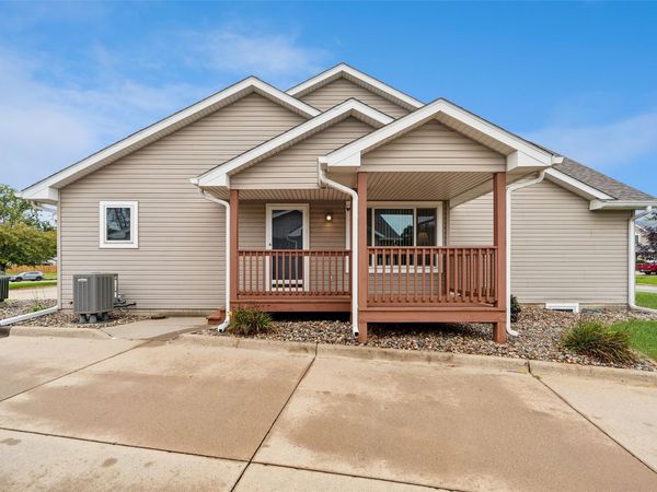 109 SW Hickory Glen, Grimes, IA 50111