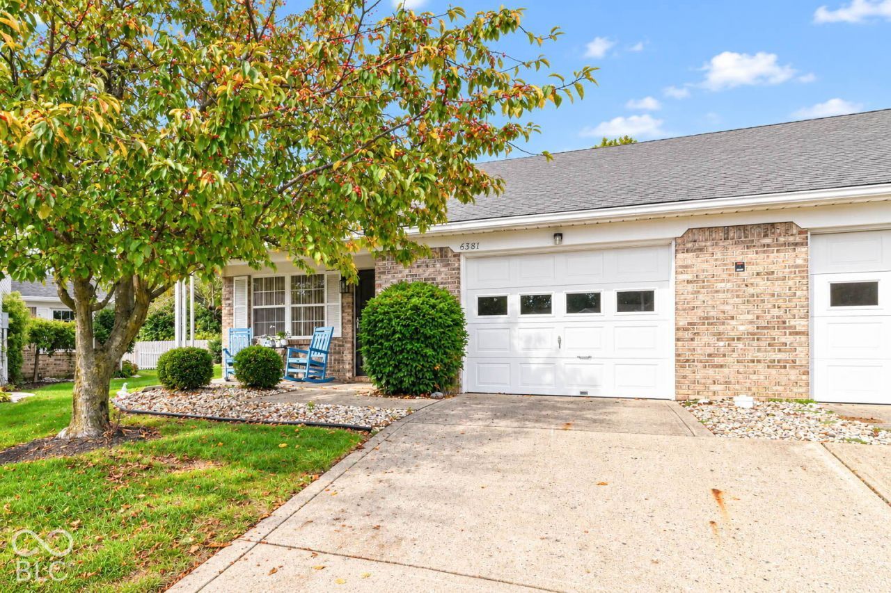 6381 Village Oak Court, Indianapolis, IN 46236 Main Photo