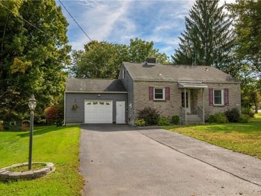 33 Curran Road, Whitesboro, NY 13492