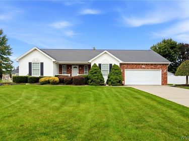3313 Blossom Lane, North Tonawanda, NY 14120