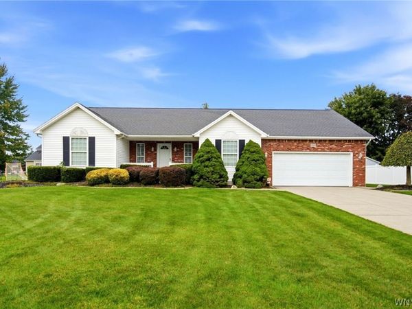 3313 Blossom Lane, North Tonawanda, NY 14120