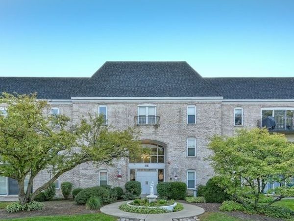 5001 Carriageway Drive , Unit A209, Rolling Meadows, IL 60008
