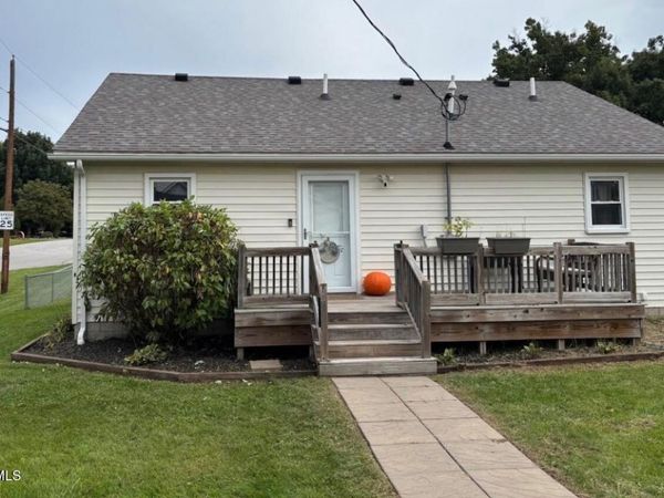 2704 Portland Street , Oregon, OH 43616