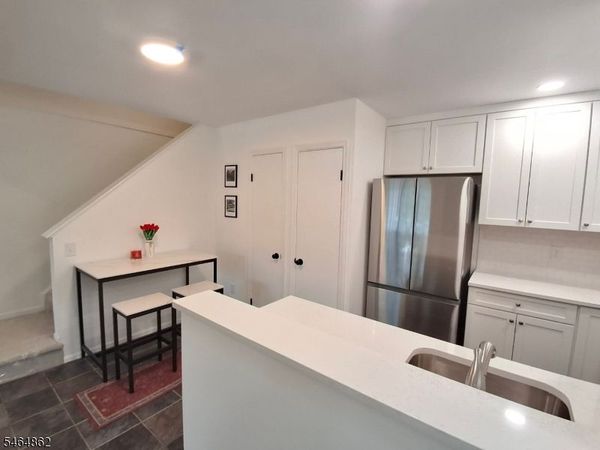 26 Larkspur Ct, Bedminster, NJ 07921