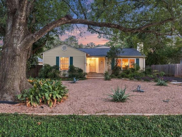 424 CANTERBURY HILL ST, Terrell Hills, TX 78209