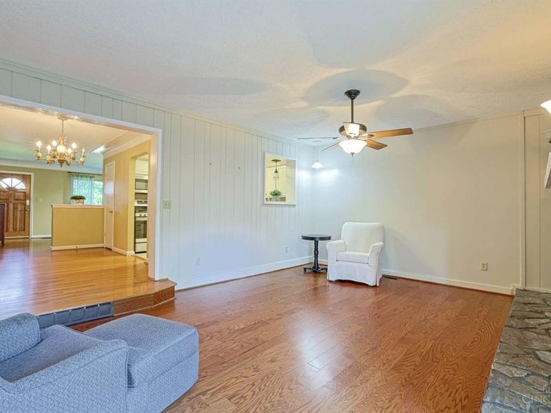 181 Ireland Avenue, Greenhills, OH 45218 Photo 9