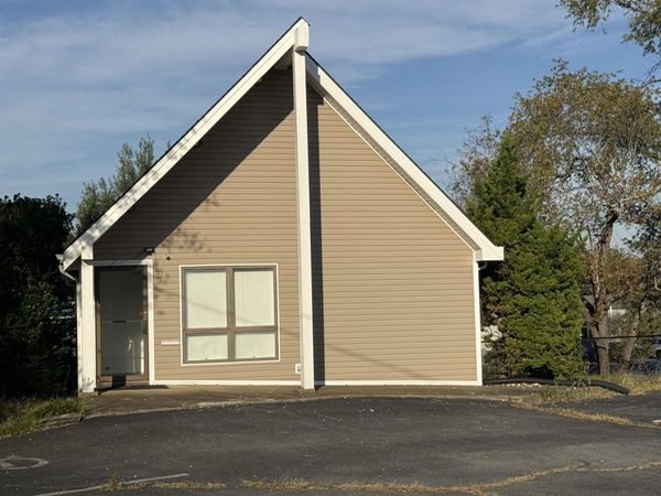 1115 IVY ST, WAYNESBORO, VA 22980