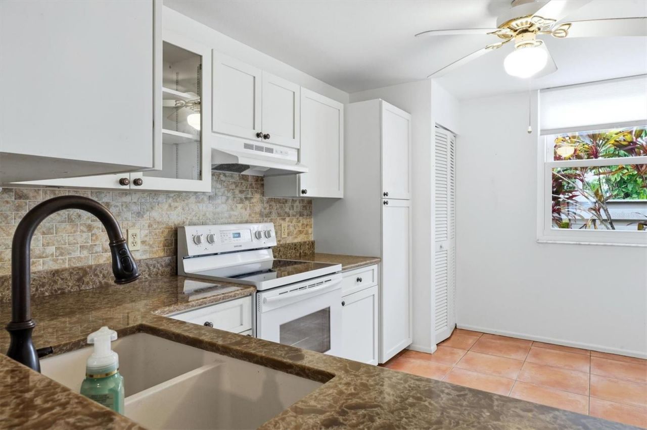 509 Lakeside Drive , Unit 509, Bradenton, FL 34210 Photo