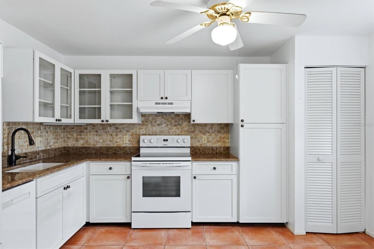 509 Lakeside Drive , Unit 509, Bradenton, FL 34210 Photo