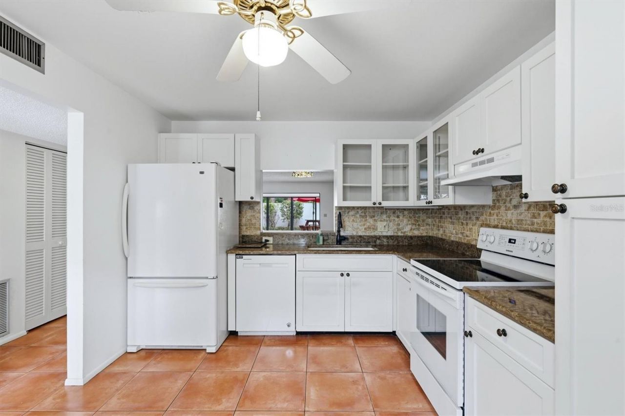 509 Lakeside Drive , Unit 509, Bradenton, FL 34210 Photo