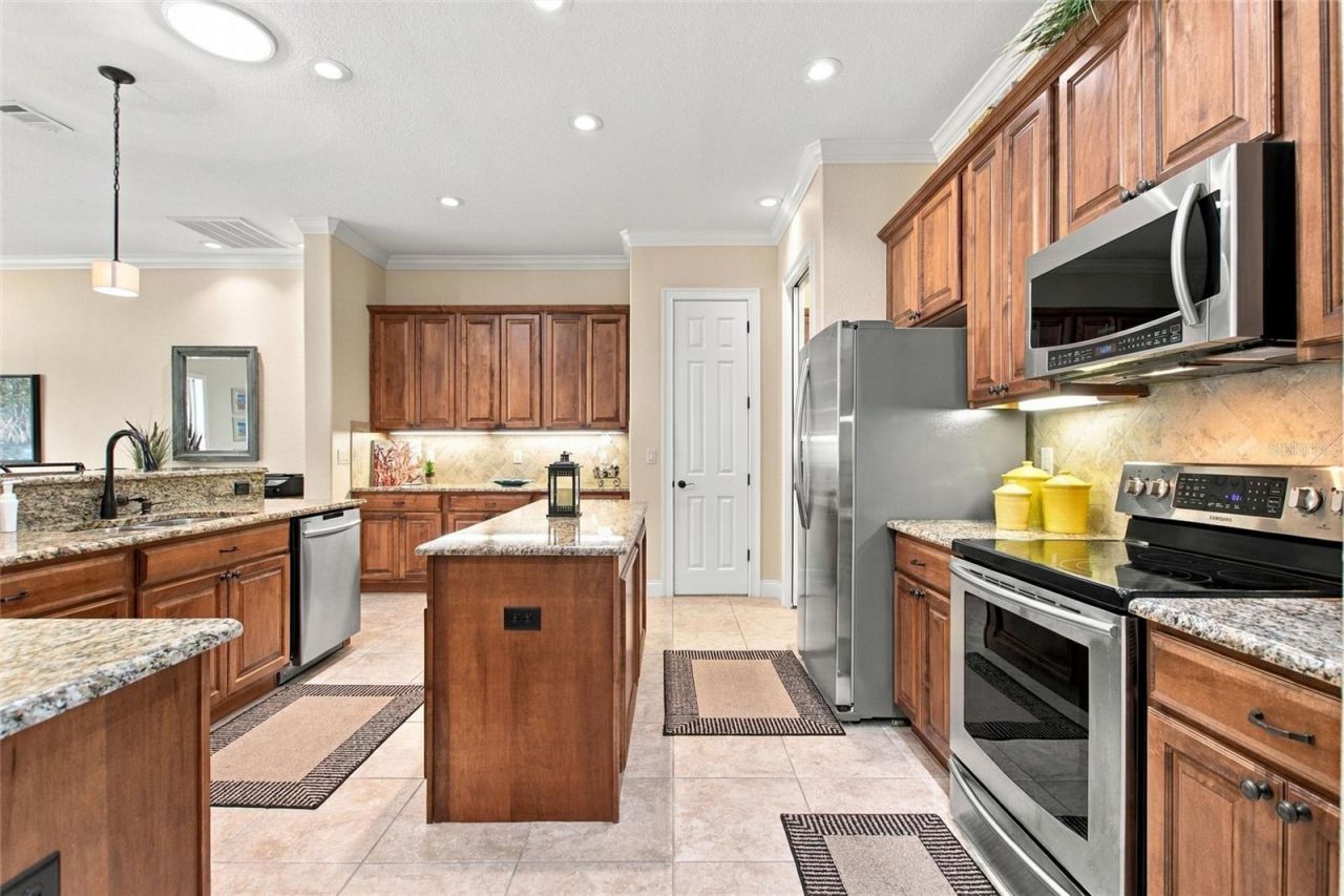 335 Cruisers Drive, Polk City, FL 33868 Photo