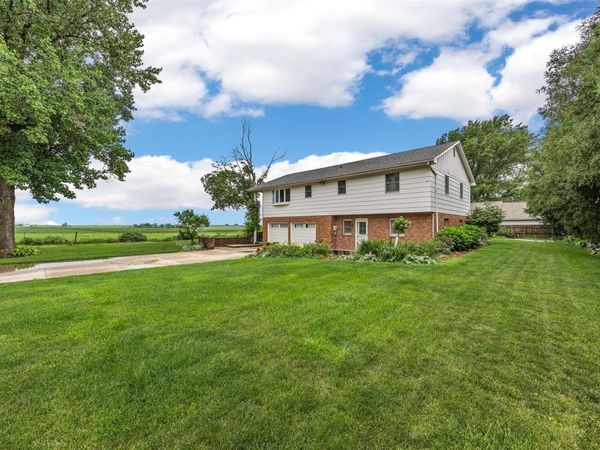 2209 44th Avenue , Homestead, IA 52236