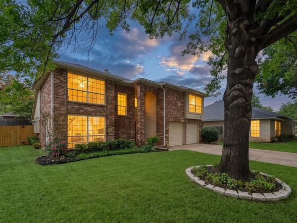 7025 Escondido Drive, Arlington, TX 76016