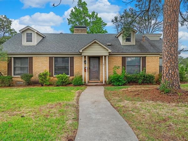 101 W Park Row Drive, Arlington, TX 76010