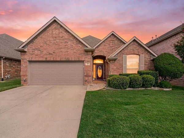 307 Park Haven Boulevard, Euless, TX 76039