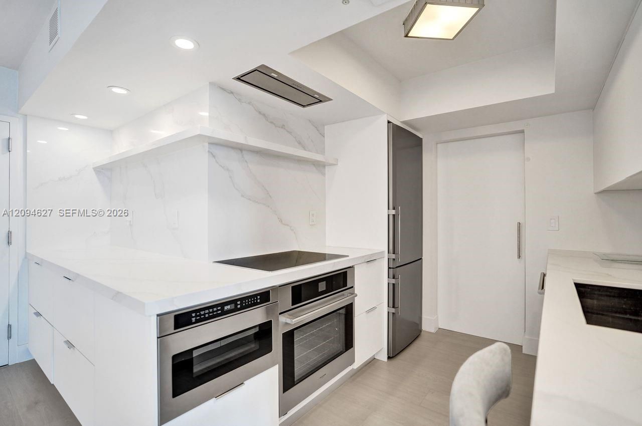 90 Alton Rd , Unit 2407, Miami Beach, FL 33139 Photo