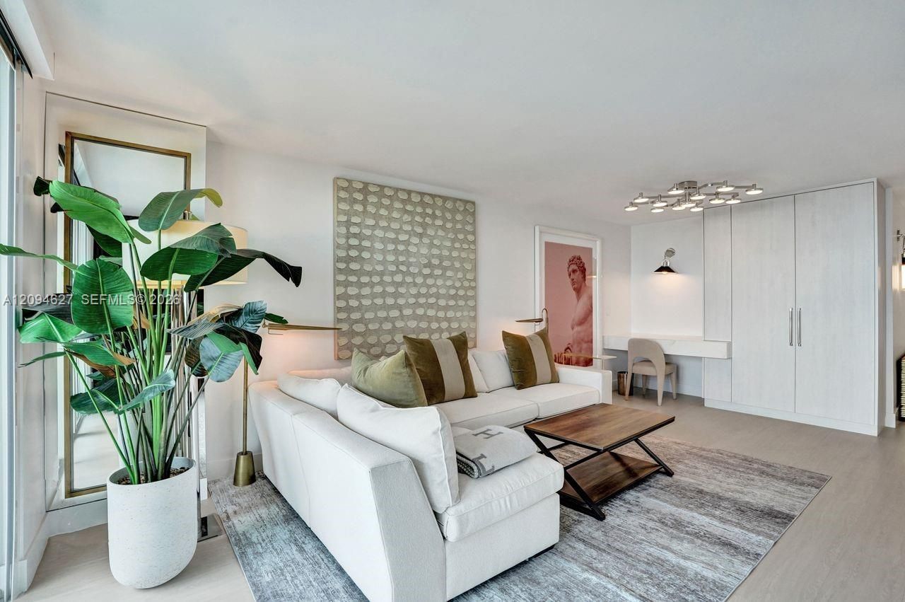 90 Alton Rd , Unit 2407, Miami Beach, FL 33139 Photo