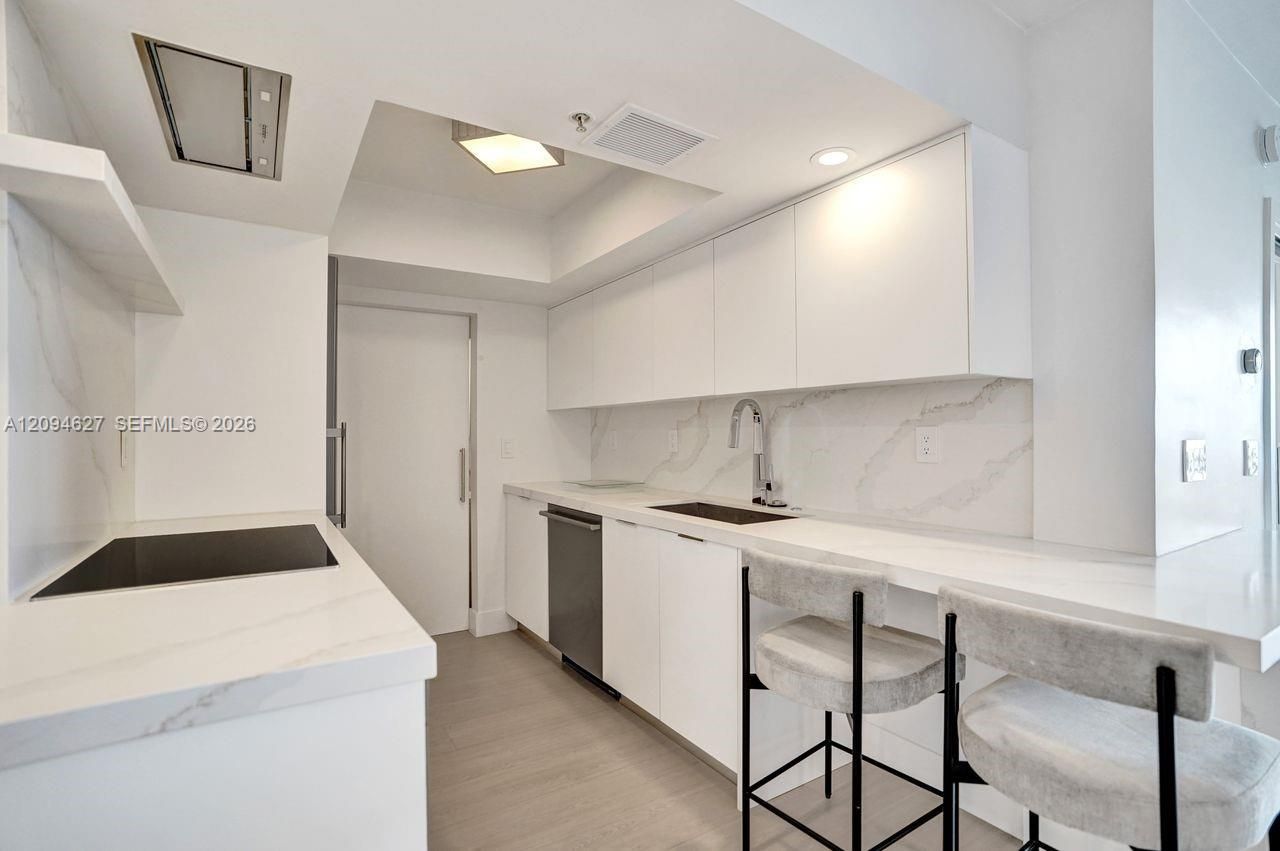 90 Alton Rd , Unit 2407, Miami Beach, FL 33139 Photo