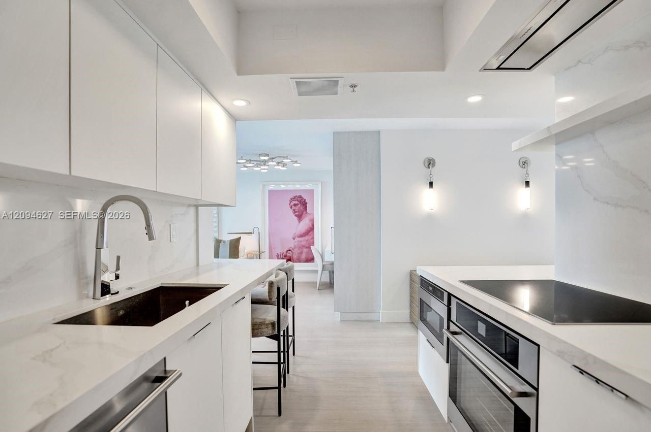 90 Alton Rd , Unit 2407, Miami Beach, FL 33139 Photo