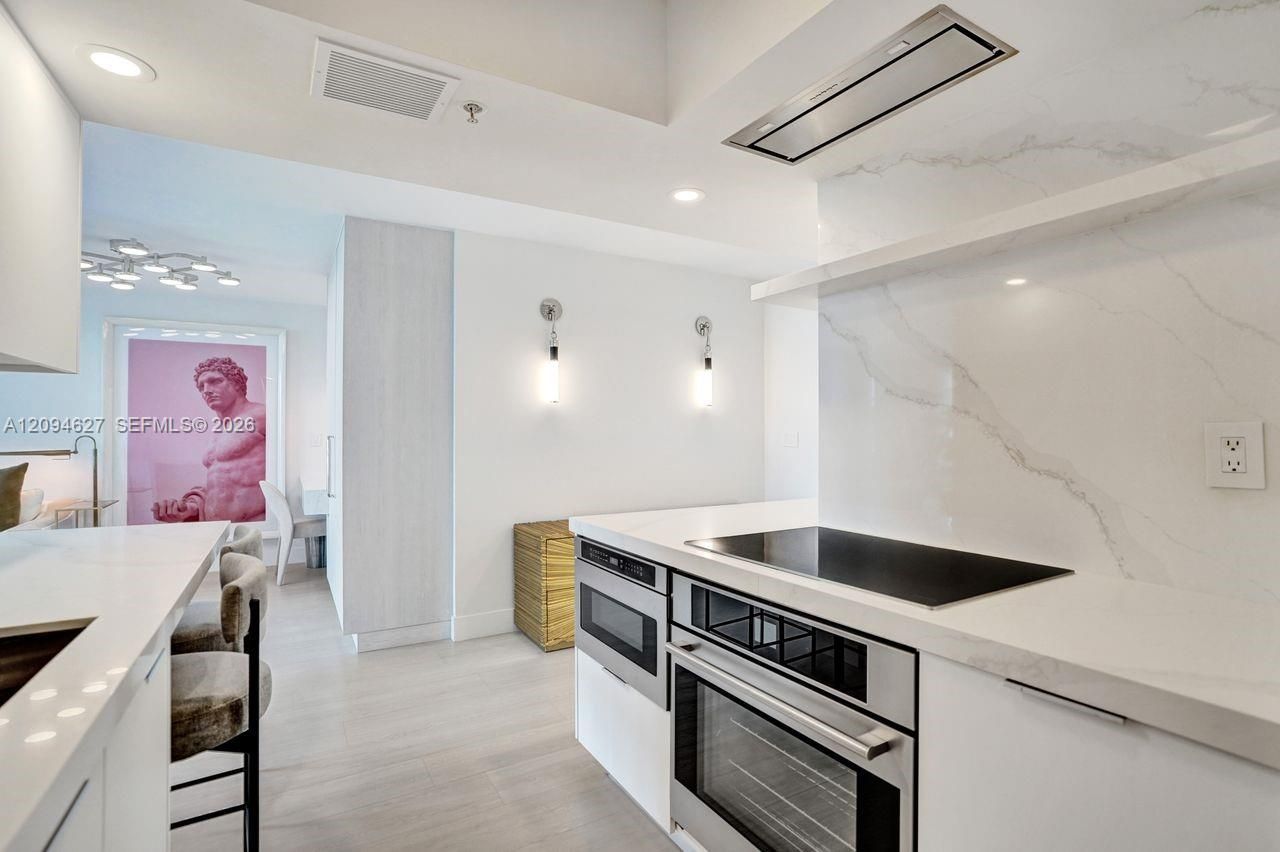 90 Alton Rd , Unit 2407, Miami Beach, FL 33139 Photo