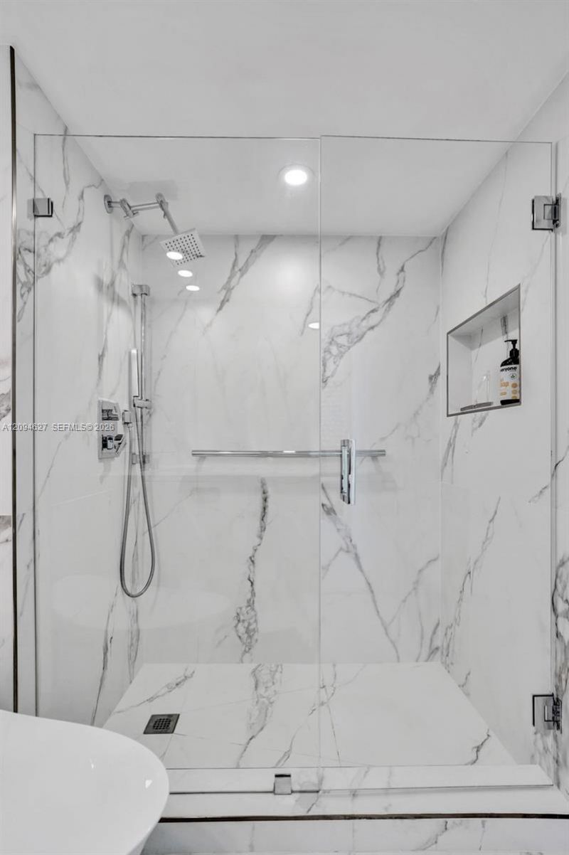 90 Alton Rd , Unit 2407, Miami Beach, FL 33139 Photo