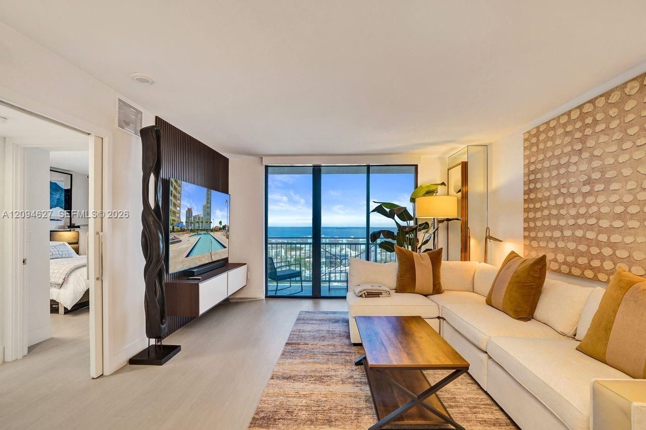 90 Alton Rd , Unit 2407, Miami Beach, FL 33139 Photo