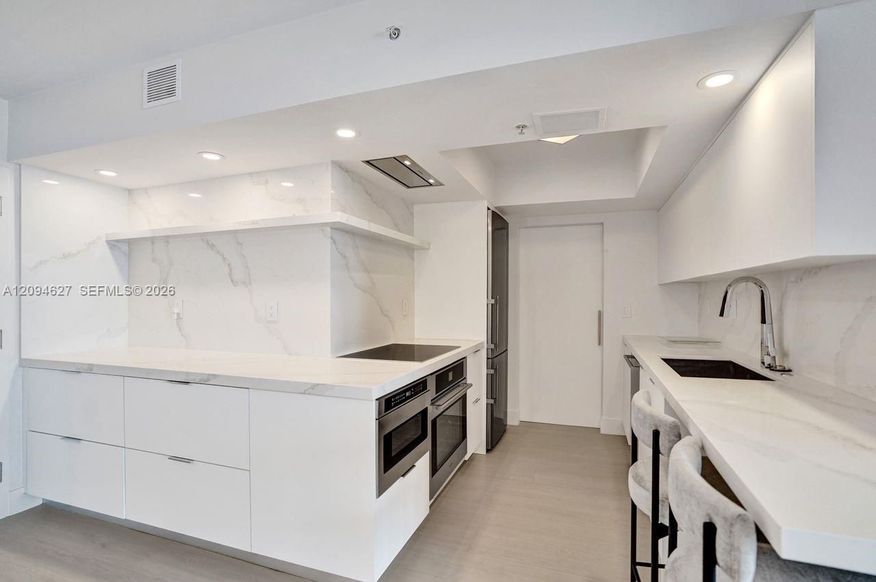 90 Alton Rd , Unit 2407, Miami Beach, FL 33139 Photo