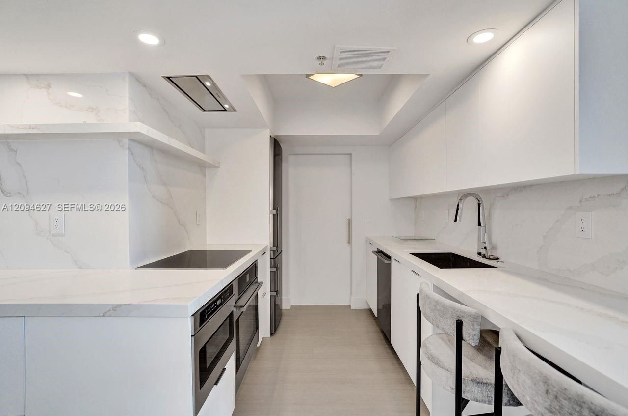 90 Alton Rd , Unit 2407, Miami Beach, FL 33139 Photo