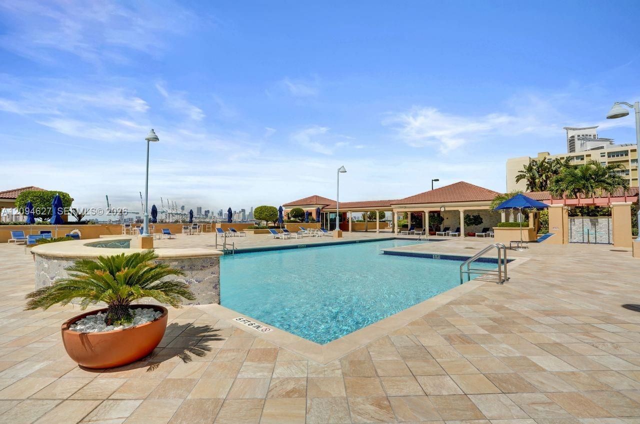 90 Alton Rd , Unit 2407, Miami Beach, FL 33139 Photo