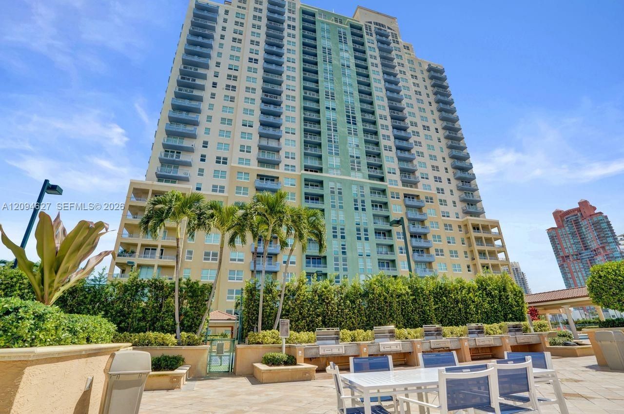 90 Alton Rd , Unit 2407, Miami Beach, FL 33139 Photo