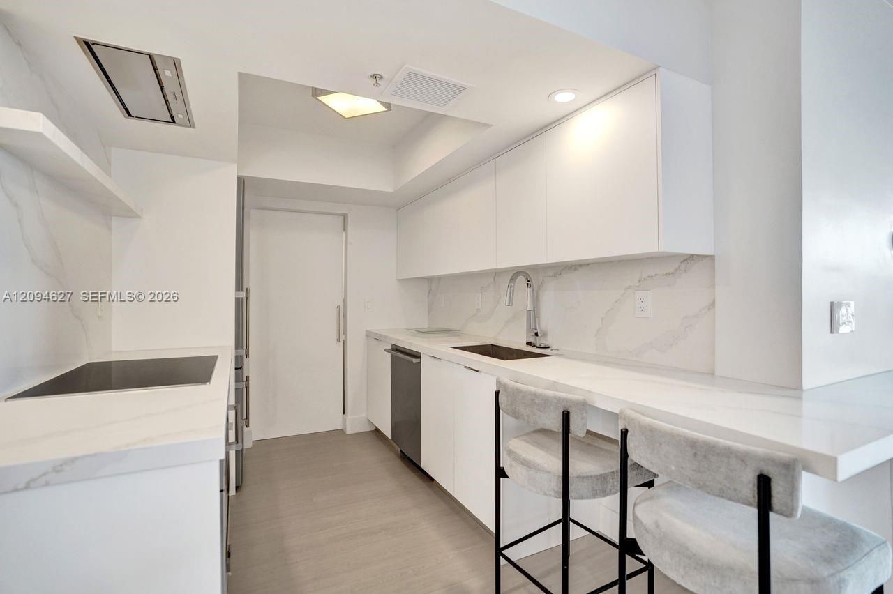 90 Alton Rd , Unit 2407, Miami Beach, FL 33139 Photo