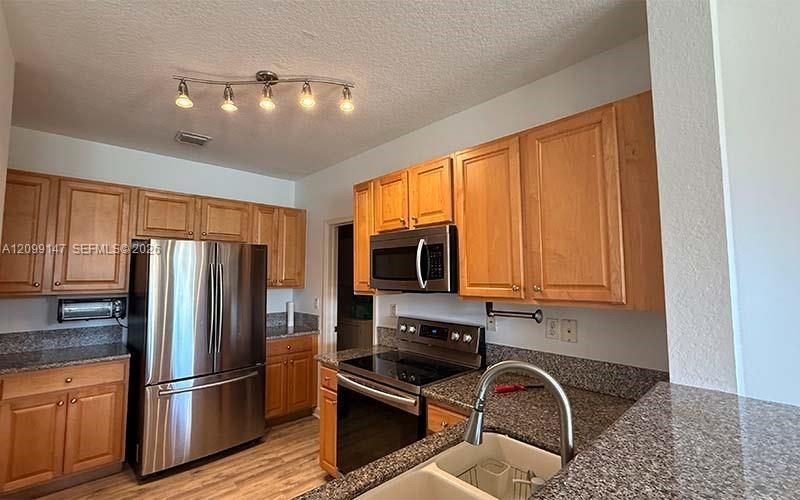 11510 NW 67th Ter, Doral, FL 33178 Photo