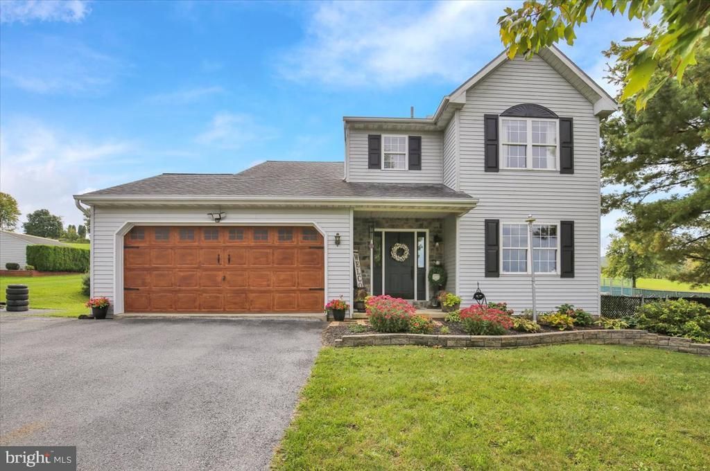 170 CORNERSTONE DRIVE, MOHRSVILLE, PA 19541
