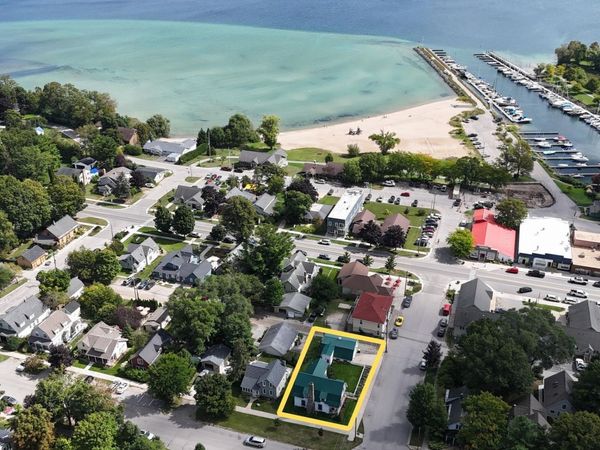 118 Adams Street W, Suttons Bay, MI 49682