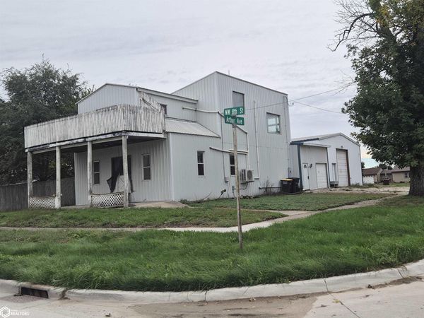 303 NW 8Th, Eagle Grove, IA 50533