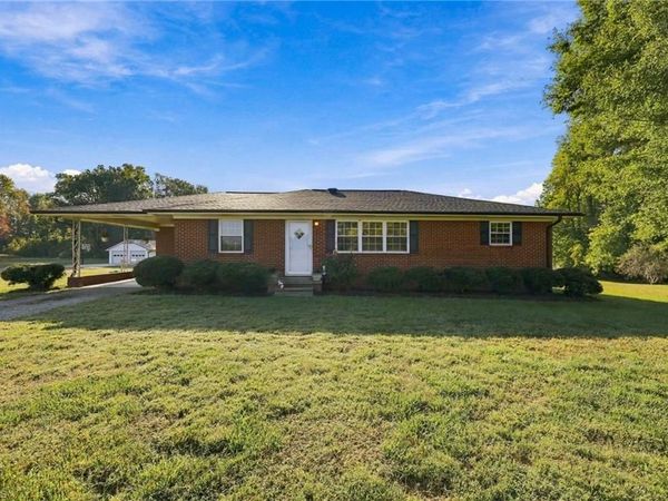 1491 Union Ridge Road , Burlington, NC 27217