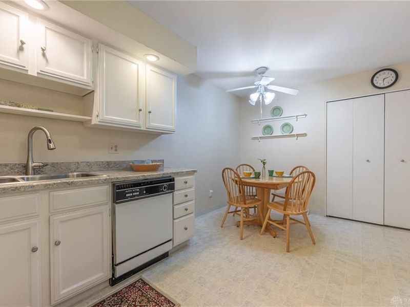 5401 Landau Drive, Unit 16, Kettering, OH 45429 Photo 11