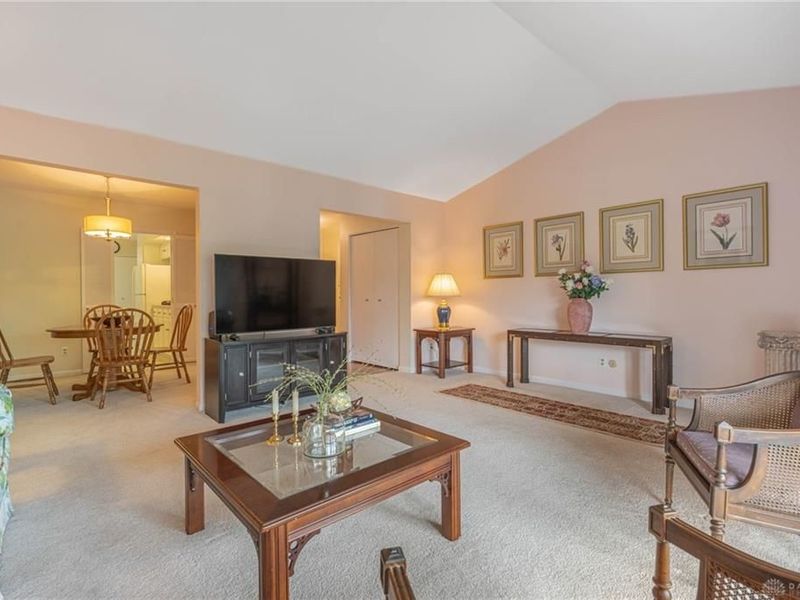 5401 Landau Drive, Unit 16, Kettering, OH 45429 Photo 3