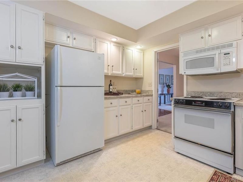 5401 Landau Drive, Unit 16, Kettering, OH 45429 Photo 7