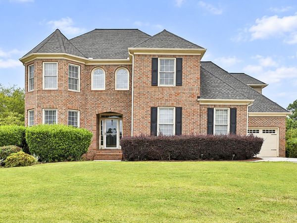 100 Grouse Point, Fayetteville, GA 30215