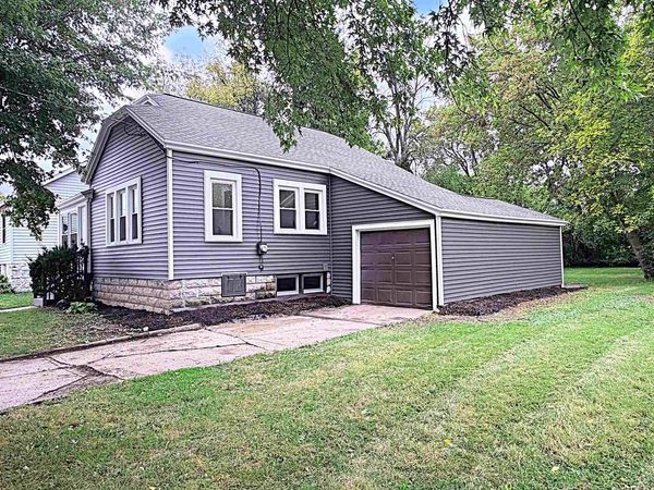 425 MONROE STREET, Neenah, WI 54956