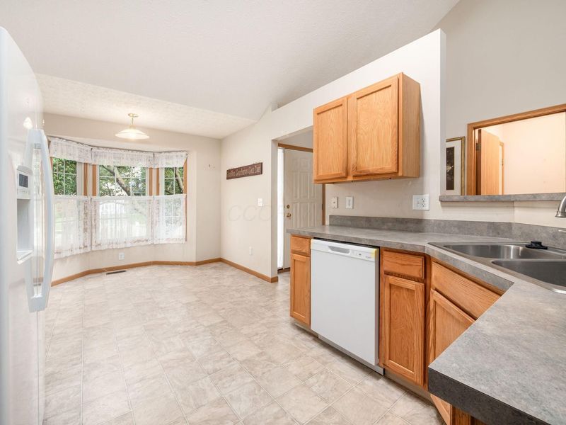 7807 Williamson Lane, Canal Winchester, OH 43110 Photo 7